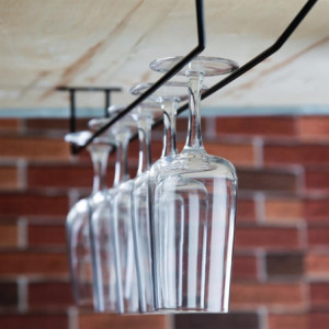 Čierny stojan na poháre na stopke 610 mm Olympia FD989: Praktické a elegantné úložisko