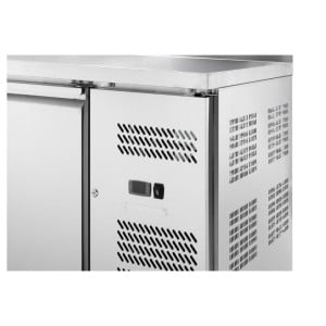 Chladiaci stôl 3 dverový GN1/1 - Hĺbka 700 s chrbtom - Dynasteel