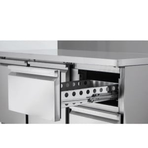 Pozitívny chladiaci stôl s chrbátom - 2 dvere a 2 zásuvky GN 1/2 - Dynasteel