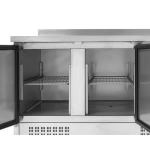 Pozitívny chladiaci stôl GN 1/1 s chrbtovou doskou - 3 dvere - Dynasteel