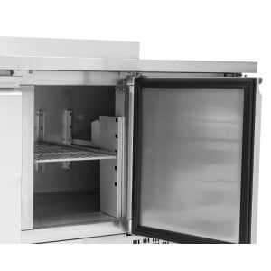 Pozitívny chladiaci stôl GN 1/1 s chrbtovou doskou - 3 dvere - Dynasteel