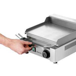 Professional griddle GDP 260E-G Bartscher: even and safe cooking!