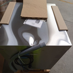 Profesionálna umývačka riadu s dávkovačom oplachovacieho prostriedku a čistiaceho prostriedku - 50 x 50 cm