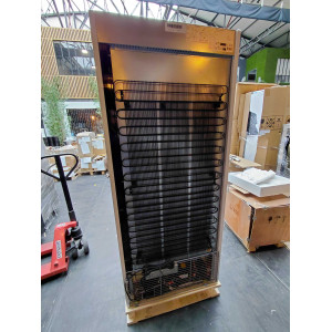 Armoire 555 Litrov - Negatívne