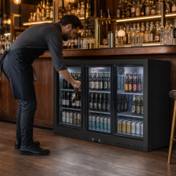 Zadný bar chladený 320 L 3 posuvné sklenené dvere