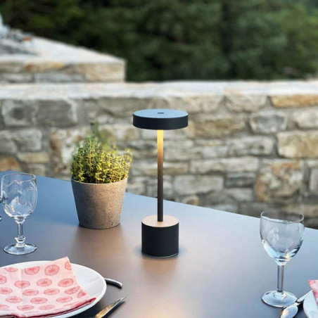 Hliníková dotyková stolná lampa - Roby Rock - Lumisky
